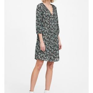 Banana Republic Printed Swing Dress in Green Ditsy Floral